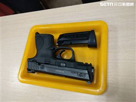 豬隊友,女警開槍,躺著也中槍,土城,廣福所