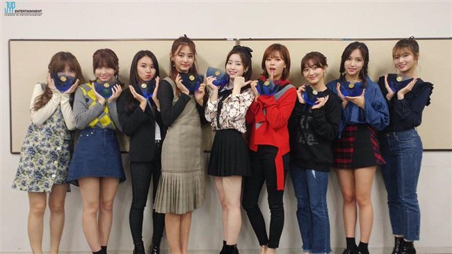 TWICE攻日！專輯週銷量近20萬