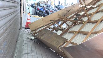 社區夜傳巨響　竟是騎樓天花板塌陷