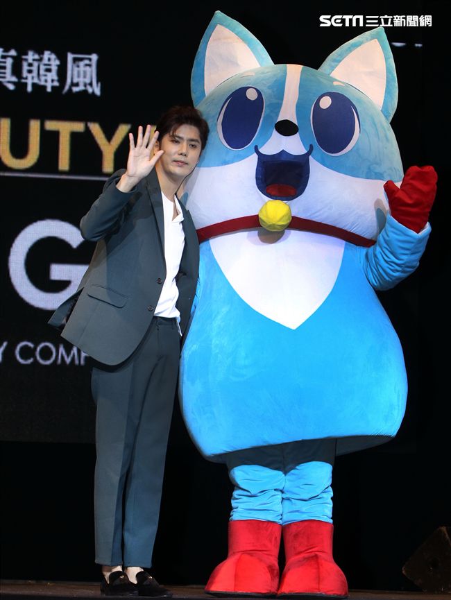 韓星SS301金奎鐘為「韓魅力」活動來台站台。（記者邱榮吉/攝影）