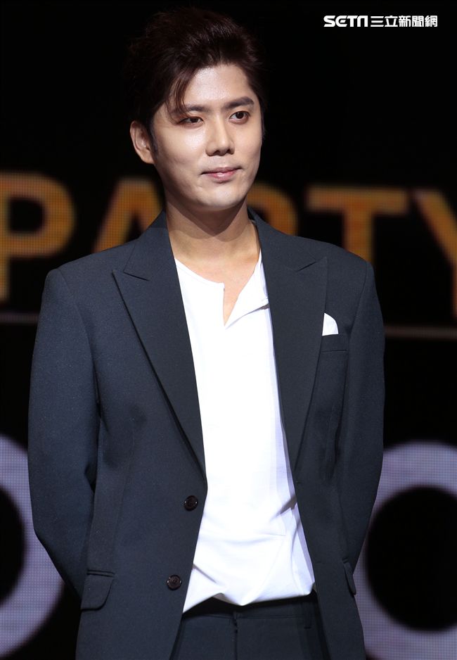 韓星SS301金奎鐘為「韓魅力」活動來台站台。（記者邱榮吉/攝影）