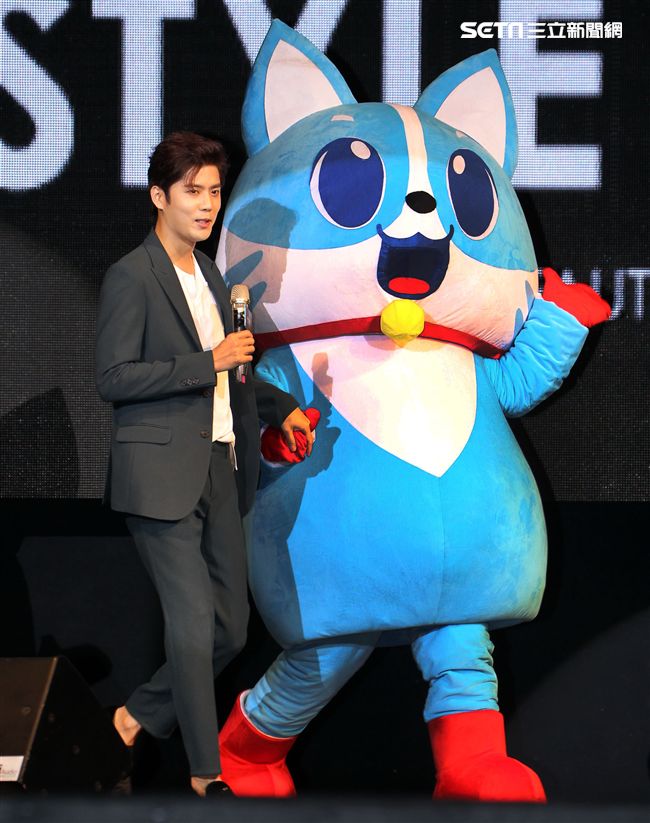 韓星SS301金奎鐘為「韓魅力」活動來台站台。（記者邱榮吉/攝影）