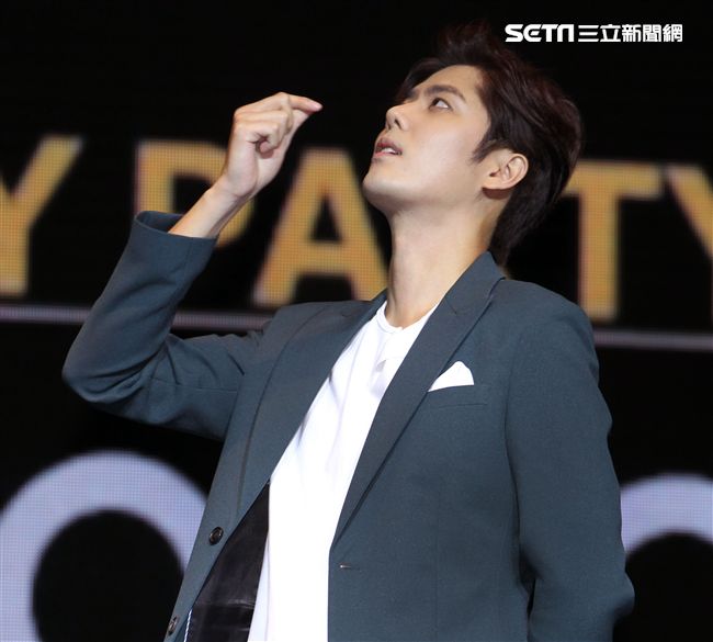 韓星SS301金奎鐘為「韓魅力」活動來台站台。（記者邱榮吉/攝影）