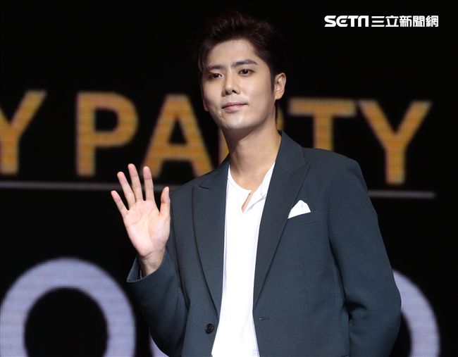 韓星SS301金奎鐘為「韓魅力」活動來台站台。（記者邱榮吉/攝影）