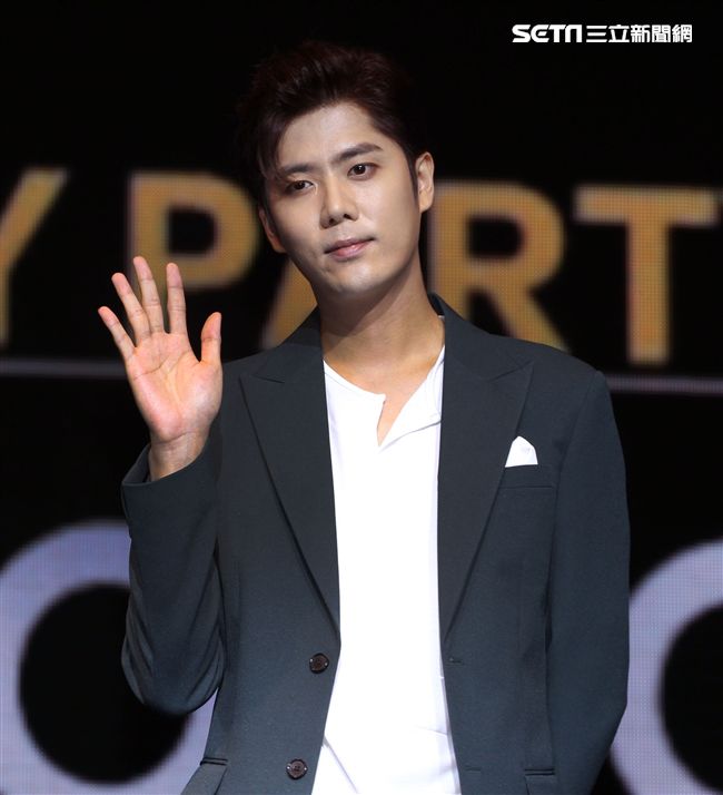 韓星SS301金奎鐘為「韓魅力」活動來台站台。（記者邱榮吉/攝影）