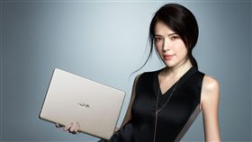 華碩提供　許瑋甯　ASUS VivoBook S14