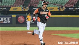 統一獅潘武雄全壘打 圖／記者林敬旻攝