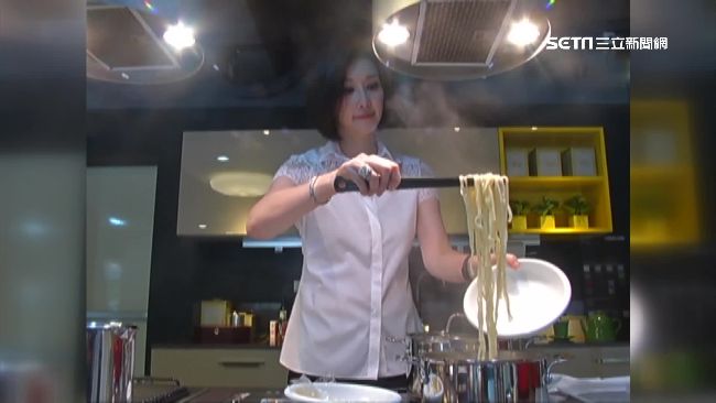 女兒扮紅娘！錢德月閃嫁澳門富商