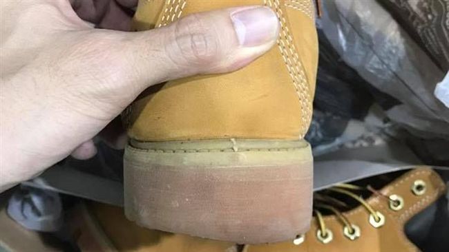 好市多品管漏洞？靴子黏口香糖也敢賣