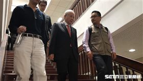 永豐金控前董事長何壽川出庭。（圖／記者潘千詩攝）