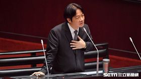 婚姻平權  賴清德：不放棄在今年提方案行政院長賴清德（圖）6日針對婚姻平權表示，行政院目前正積極推動，沒有放棄在今年年底前能提出方案，他擔任行政院長面對這個重大政策，不會拖延，會盡力推動。中央社記者王飛華攝  106年10月6日