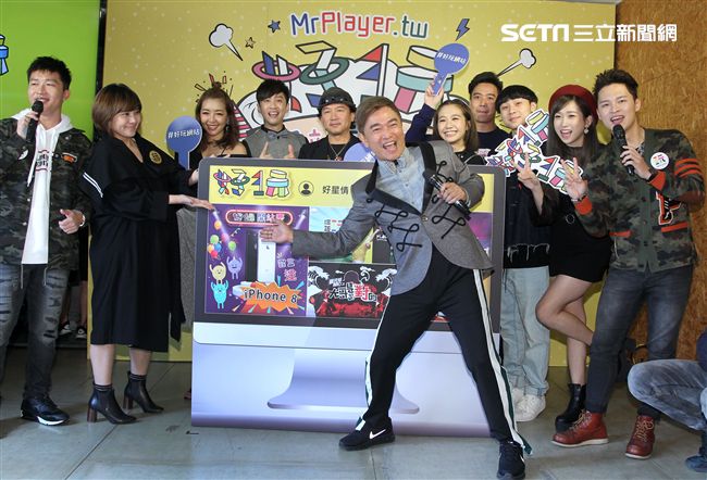 吳宗憲出席好玩網站開站掛牌儀式。（記者邱榮吉/攝影）