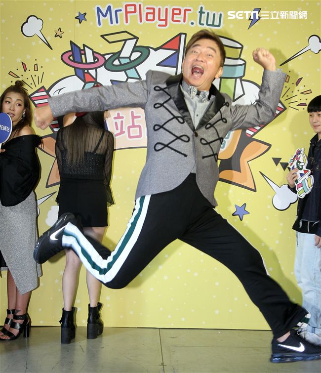 吳宗憲出席好玩網站開站掛牌儀式。（記者邱榮吉/攝影）