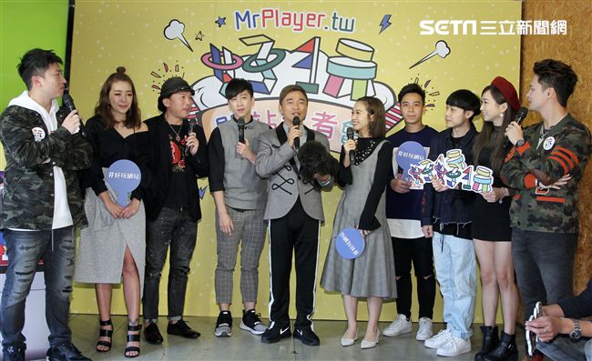 吳宗憲出席好玩網站開站掛牌儀式。（記者邱榮吉/攝影）