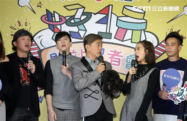 吳宗憲出席好玩網站開站掛牌儀式。（記者邱榮吉/攝影）