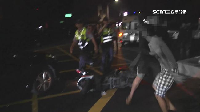 醉男自摔又撞車　為顧面子竟還想揍人