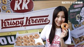 甜粉們久等了，Krispy Kreme今（24）天宣布將於本月份跨出南向第一步，10/26將於進駐高鐵桃園站，所有甜甜圈每日新鮮直送，讓各地甜粉享用美味零時差！

