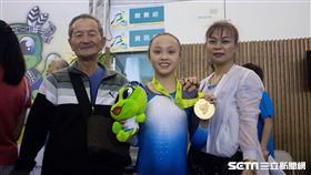 ▲賴金全運會初體驗，家人特地到場為她加油。（圖／記者蔡宜瑾攝影）