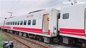 台鐵台東開往樹林普悠瑪號出軌／翻攝畫面