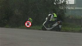 警察在草叢小解、尿尿／爆廢公社