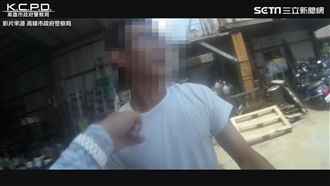 闖紅燈遭逮　怒摔筆爆氣嗆警7878