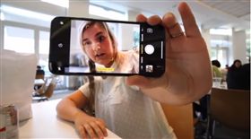 Brooke Peterson　iPhone X 翻攝影片