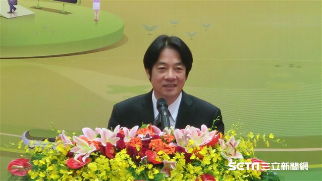 賴揆：公務員是離幸福最近的一群