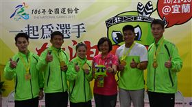 ▲宜蘭縣教育處簡菲莉處長與武術金牌選手合影。（圖／全運會提供）