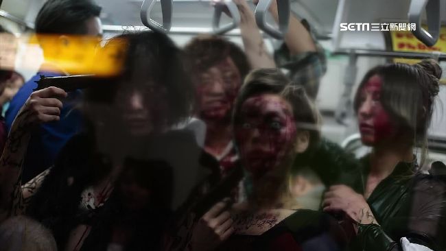 全球瘋萬聖！「活屍」擠爆大阪地鐵