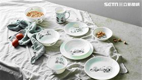 百年品牌康寧餐具首次以「CORELLE」品牌結合卡通授權肖像推出-經典黑白史努比「SNOOPY」花色餐具