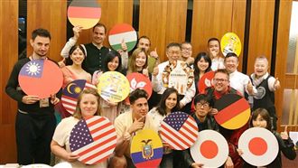 柯文哲會知名網紅！超萌反應笑翻網友