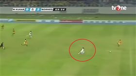 影／印足球小將「飆車」過人快攻　主播看傻連喊58次得分
圖／翻攝自d-tra Prek YouTube
https://www.youtube.com/watch?v=SUpfJW_Ps-M