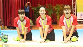 ▲陳琬婷、陳姿雅、王艾士留下金牌選手手印。（圖／全運會提供）