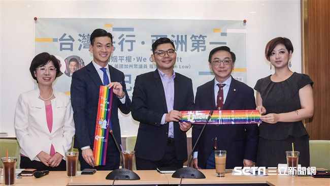 婚姻平權修民法？美議員：應一步到位