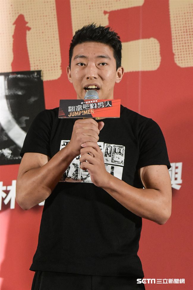 《翻滾吧！男人》黃克強出席首映記者會 圖／記者林敬旻攝