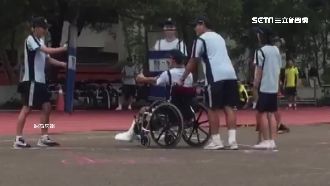 腿斷也要考！警專學生坐輪椅演鎮暴操