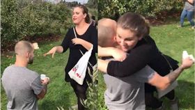  求婚,蘋果,蘋果園,結婚,惡作劇,Miranda Mccallion,Randy Wente　圖／翻攝自臉書