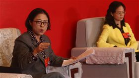 19大　台灣代表盧麗安受訪（2）中共19大專題中共19大在北京召開，20日晚間中共黨代表台灣代表盧麗安（左）、蘇輝、江爾雄（右）接受媒體訪問，盧麗安對兩岸議題侃侃而談。中央社記者吳家昇北京攝　106年10月20日