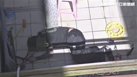 毒蟲3樓縱身一跳　槍、毒掉滿地人贓俱獲（圖／翻攝畫面）