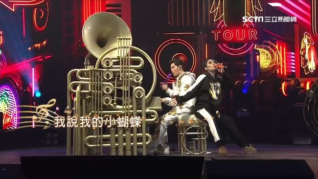 歌壇4麥克風　「小金」貴到小S下跪