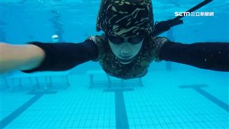 海陸訓練精實　武裝下水負重10KG