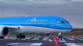 荷蘭航空
https://www.facebook.com/KLM/photos/a.10150569235925773.382927.273795515772/10155064630055773/?type=3&theater