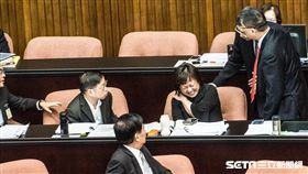 行政院交通環境資源處處長陳盈蓉突然疑似中邪 圖／記者林敬旻攝