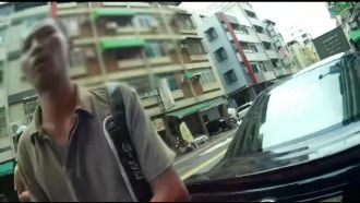 男偷啤酒被抓包　「我想坐牢快報警」