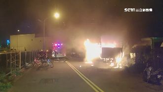 3少年放鞭炮　燒毀15噸果菜運輸車