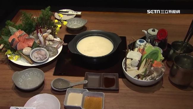 台版石狩鍋加酒粕　鮭魚、三點蟹飄香