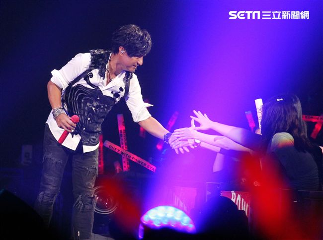 2017動力火車-跟動力合唱台北小巨蛋演唱會。（記者邱榮吉/攝影）