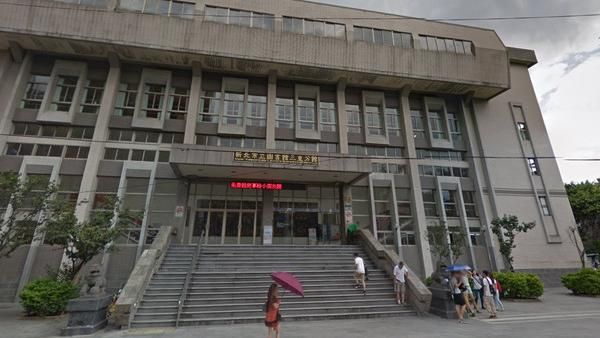 三重遊民圖書館前砍殺男　目前在逃中