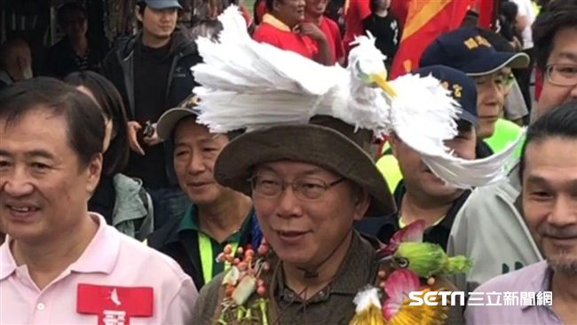 再變裝！柯這回成蔡康永分身