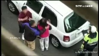 違停遭開單　大媽暴怒：尿急不行？